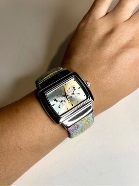 GENEVA Butterfly Dial Fashion Watch with Multicolor Strap